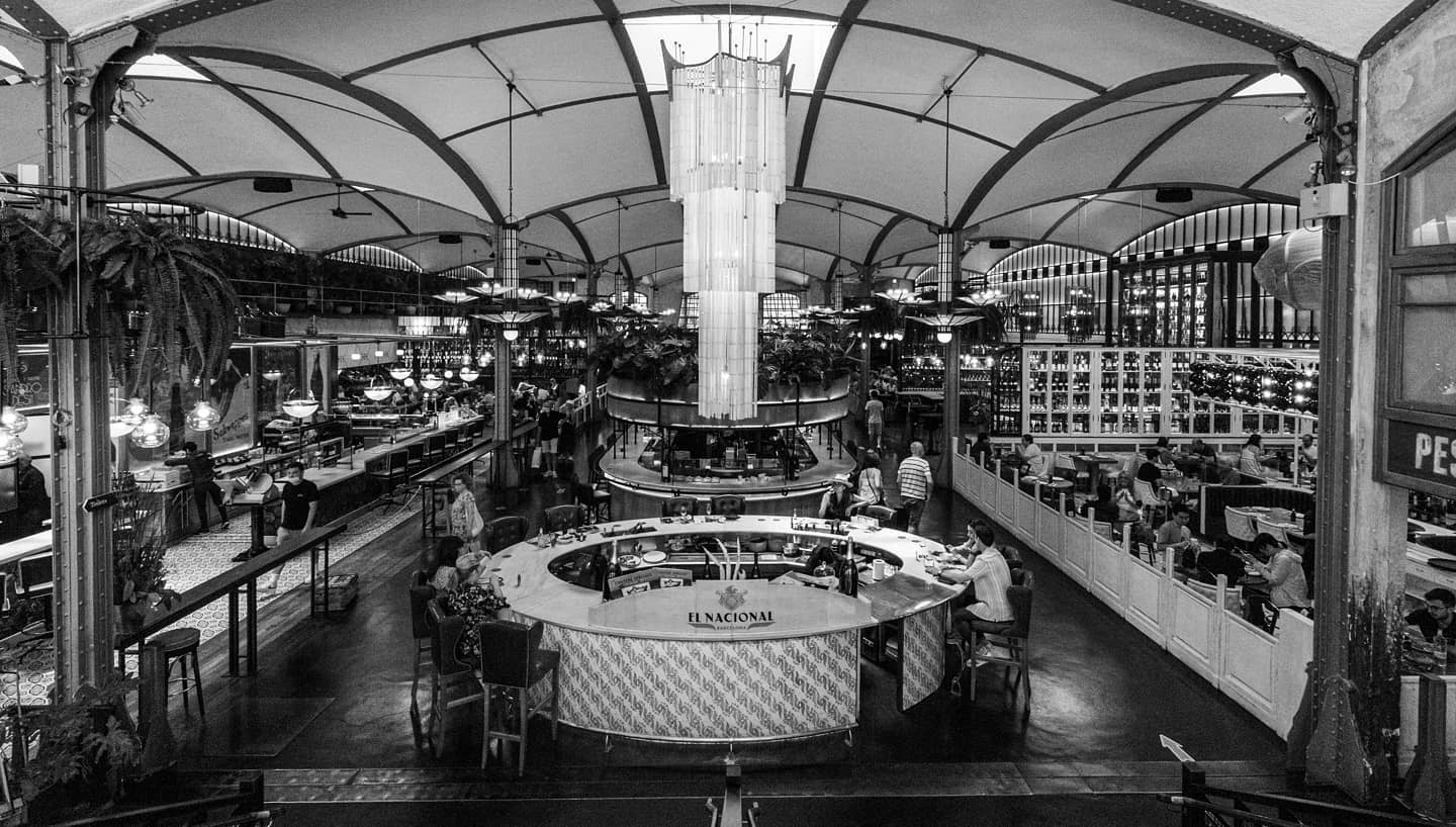 El Nacional
#bcn #barcelona #passeigdegracia #canon #60d #canon60d #restaurant #catalunya #photooftheday #photography #bw #blackandwhite #blancoynegro #granangular #elnacionalbcn #turismo #catalunyaexperience #ig_catalonia #igerscatalonia