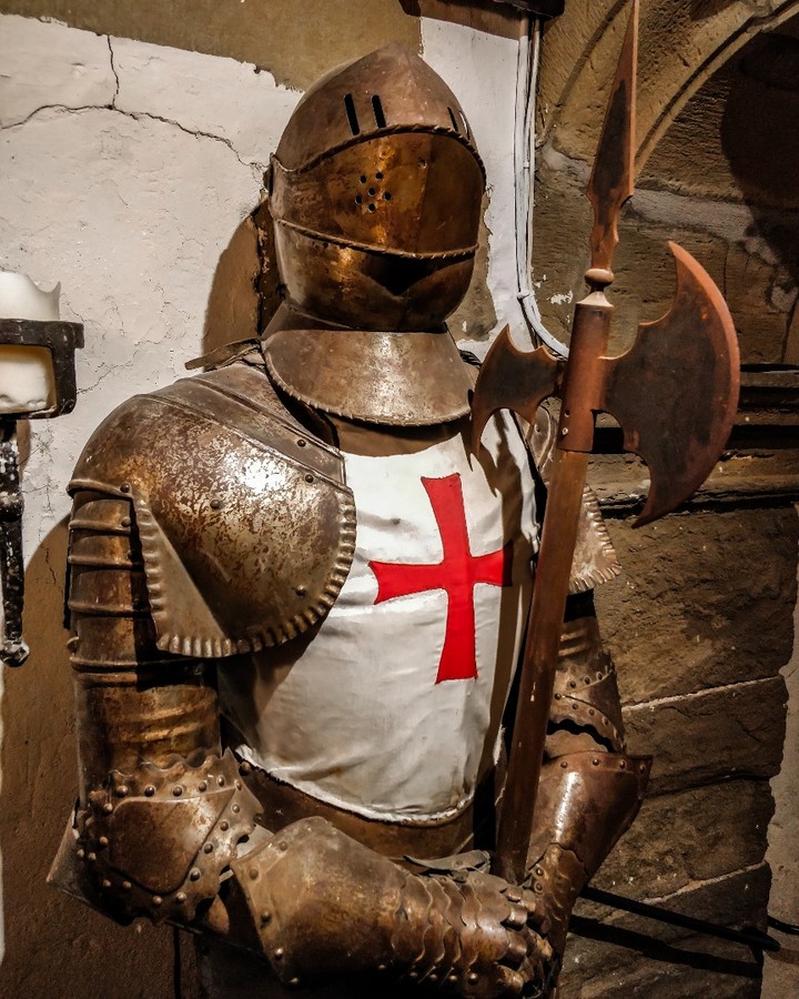 Castell de Montsonís
#castell #castillo #castle #montsonis #armadura #mediaval #militar #militarescristianos #temple #ordendeltemple #templarios #templar #order #templarorder #medievale #edadmedia #guerreros #catalunya #cataluña #lleida #viatge #viaje #color
