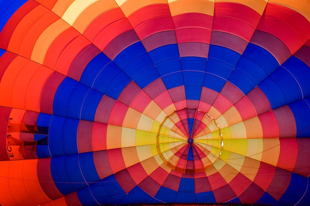 Globo Aerostatico
#globo #aerostatico #GloboAerostatico #colores #color #viage #viatge #volar #fly #canon #60d #canon60d #photooftheday #photographer #photography